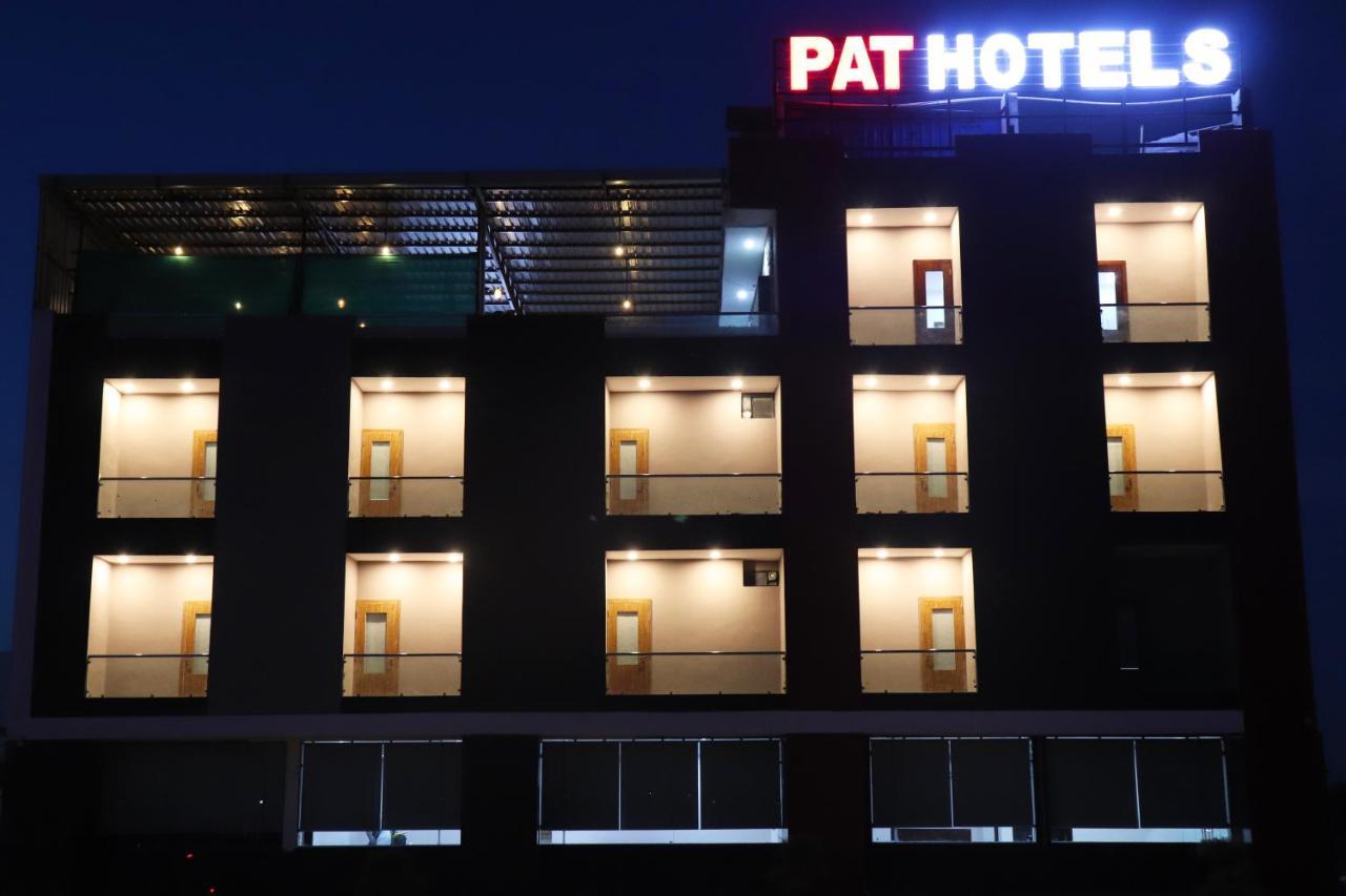 Pat Hotels Indore Luaran gambar