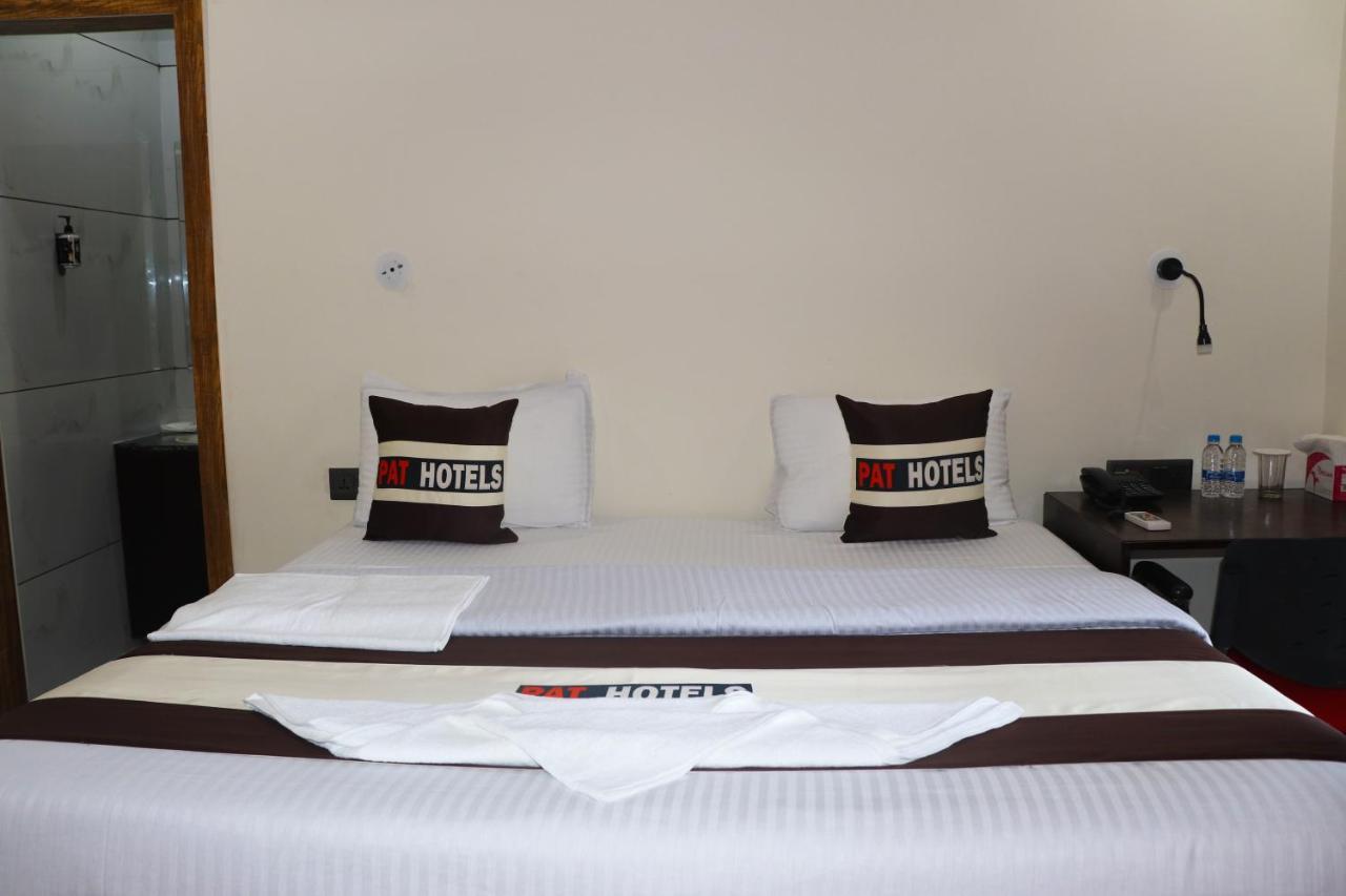Pat Hotels Indore Luaran gambar
