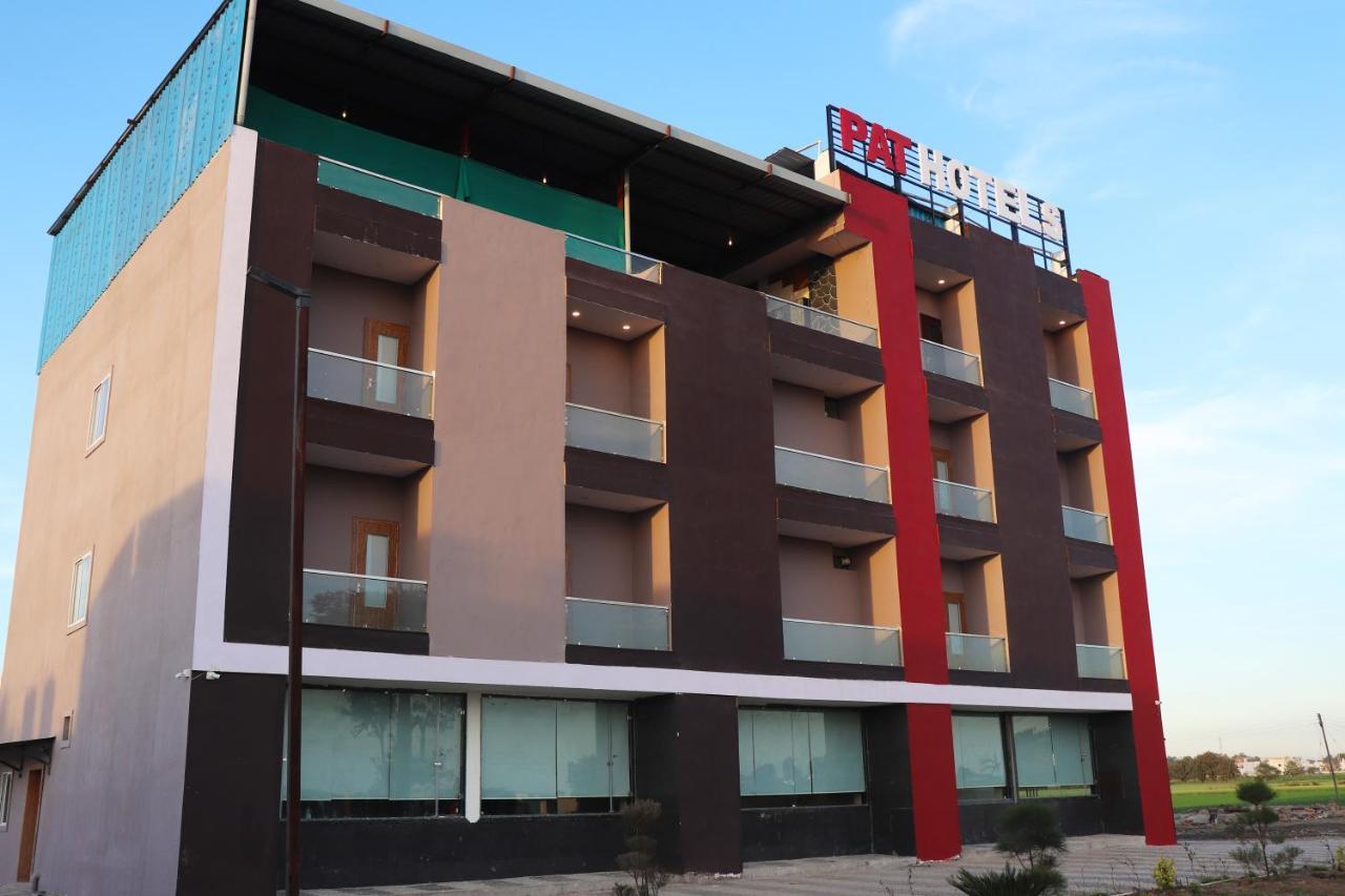 Pat Hotels Indore Luaran gambar