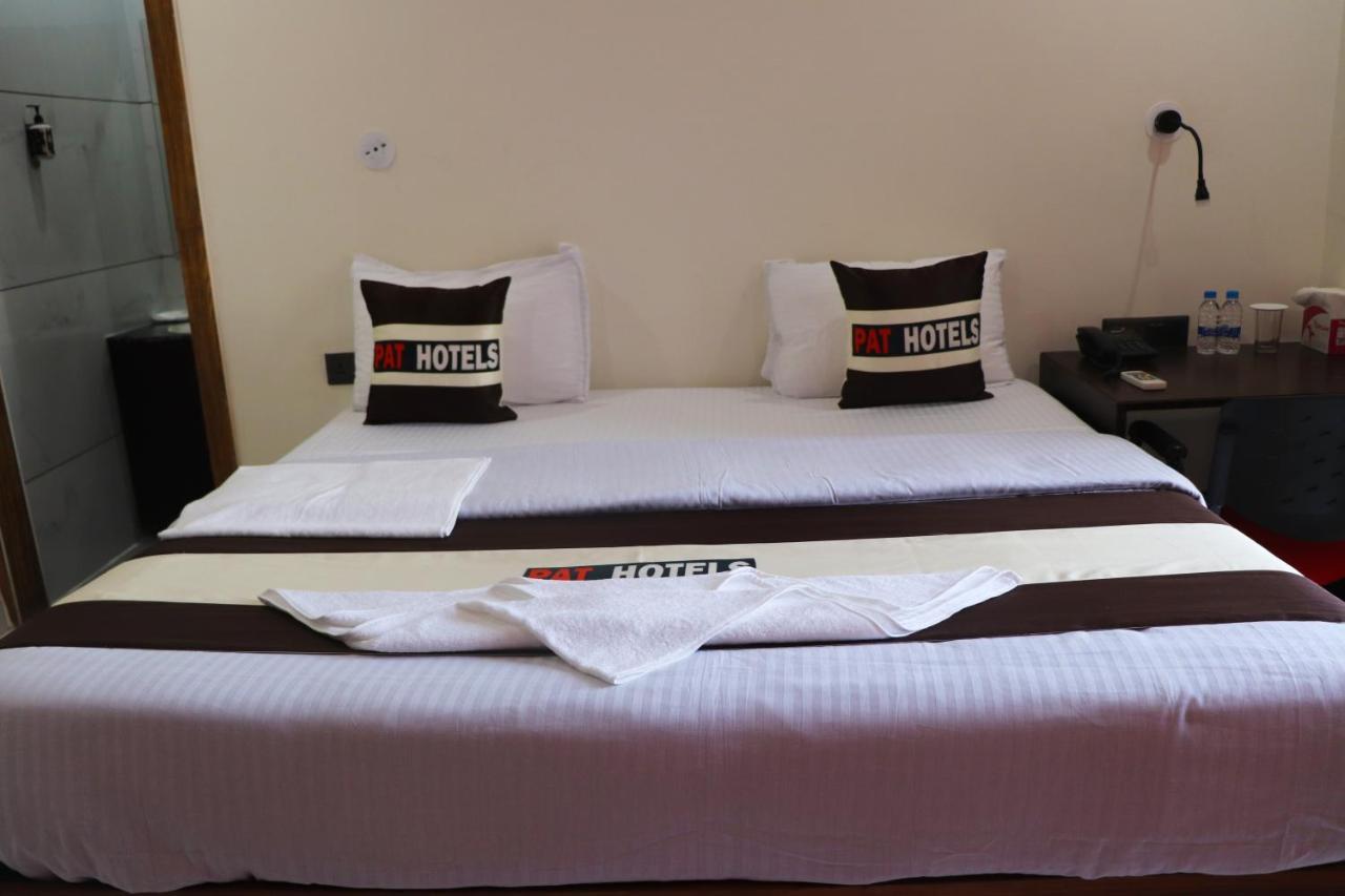 Pat Hotels Indore Luaran gambar