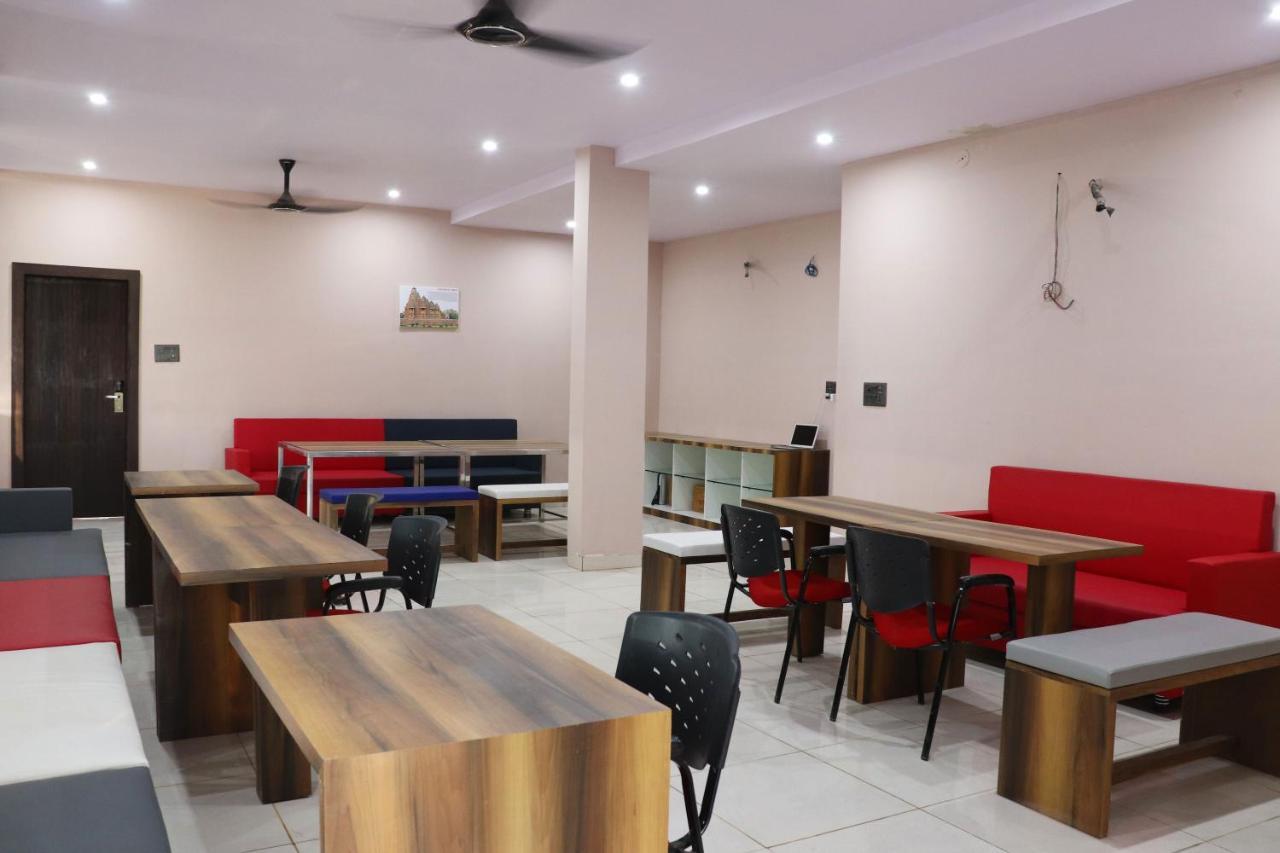 Pat Hotels Indore Luaran gambar