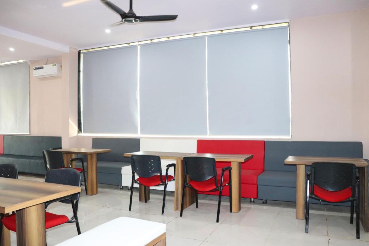 Pat Hotels Indore Luaran gambar
