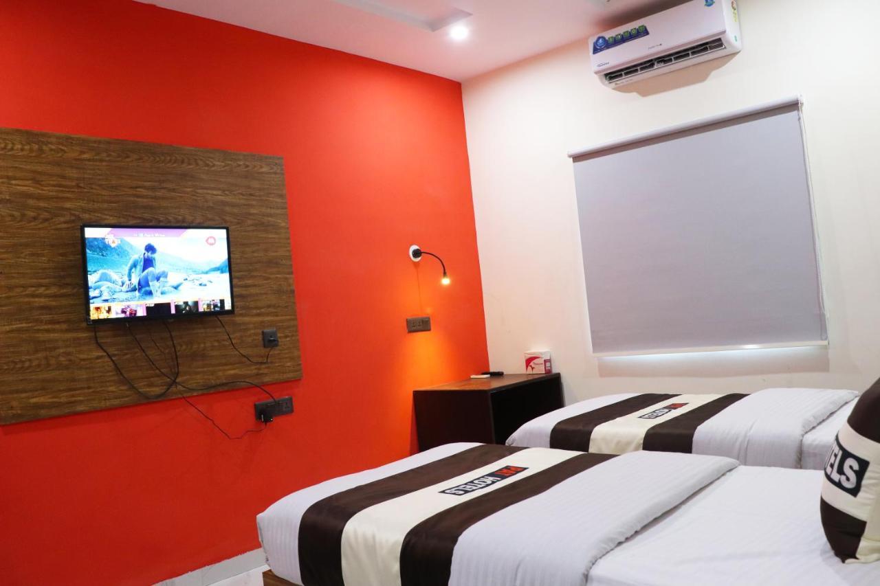 Pat Hotels Indore Luaran gambar
