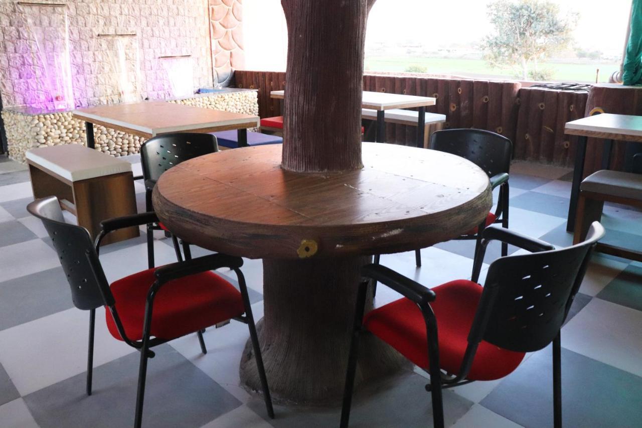 Pat Hotels Indore Luaran gambar