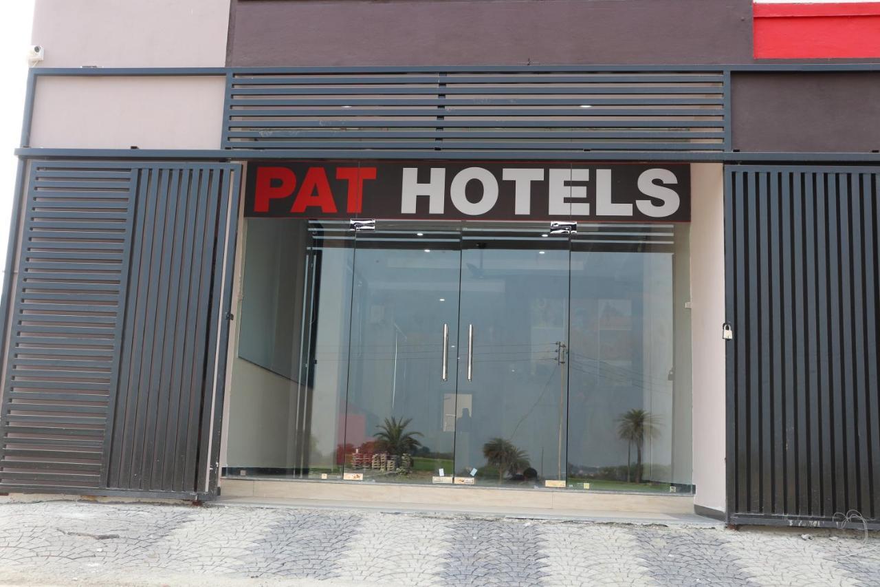 Pat Hotels Indore Luaran gambar