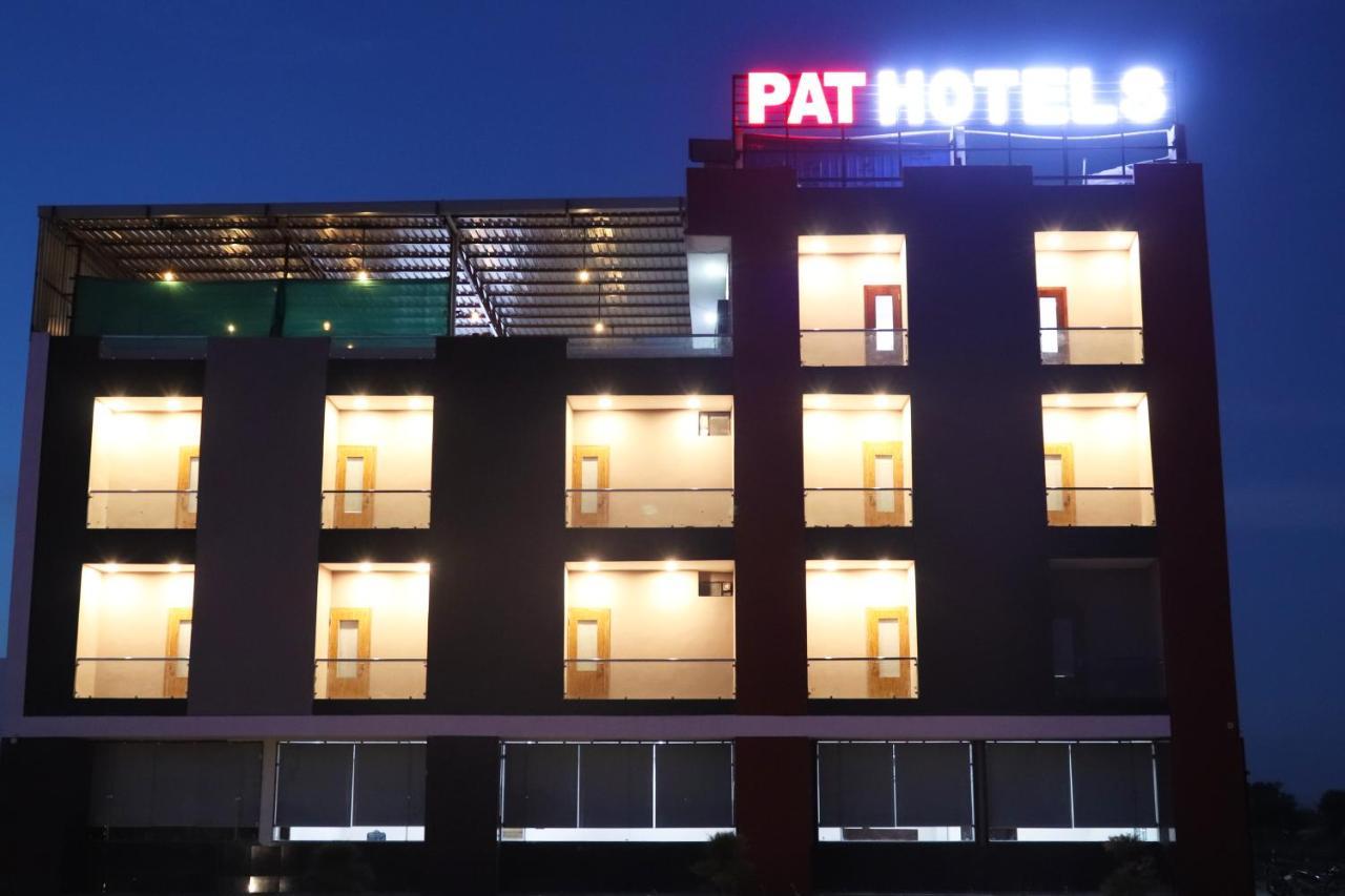Pat Hotels Indore Luaran gambar