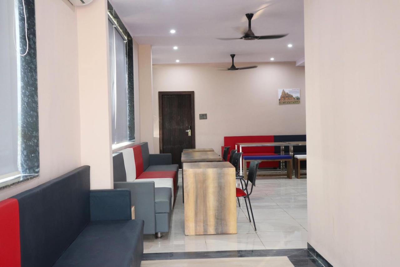 Pat Hotels Indore Luaran gambar