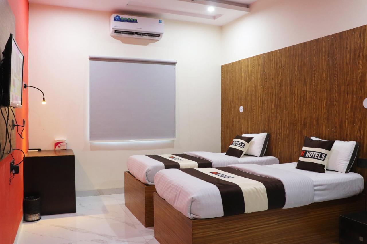 Pat Hotels Indore Luaran gambar