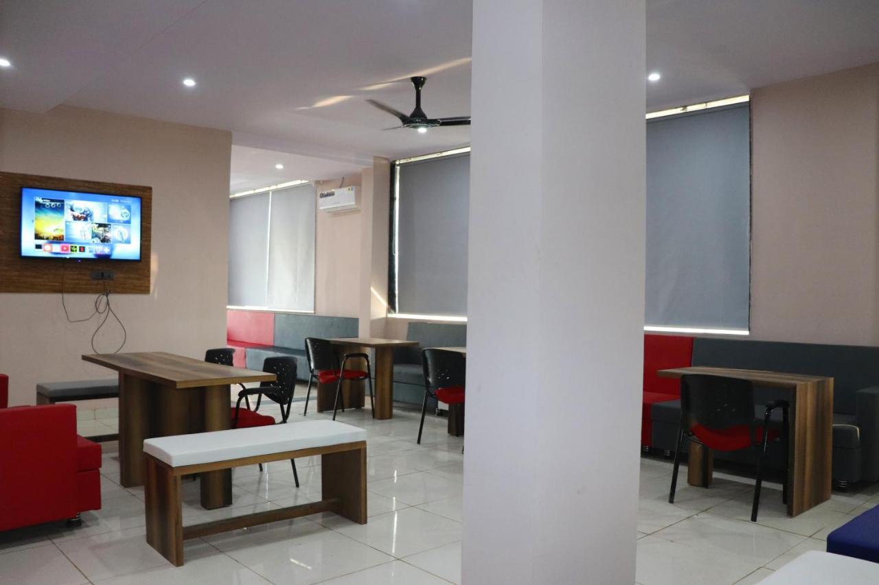 Pat Hotels Indore Luaran gambar