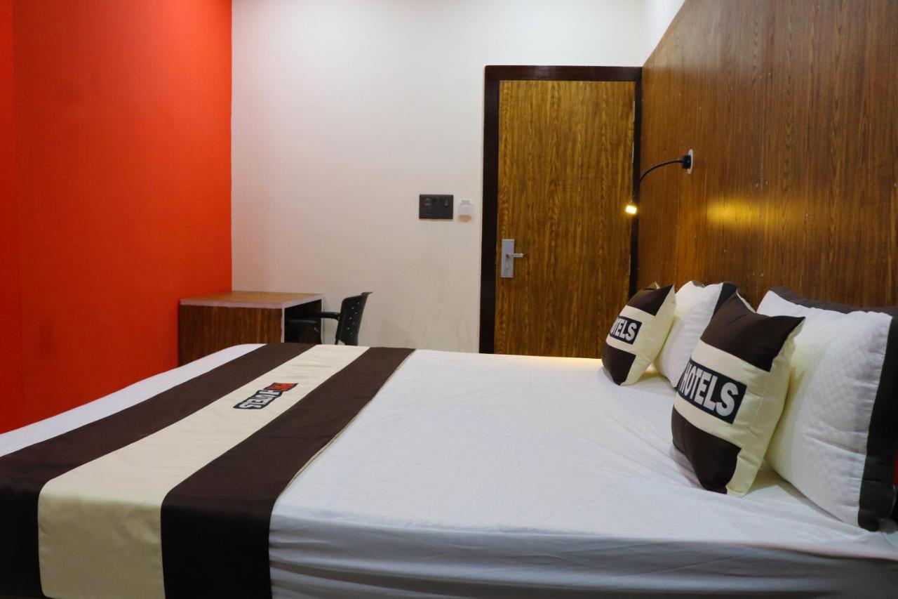 Pat Hotels Indore Luaran gambar
