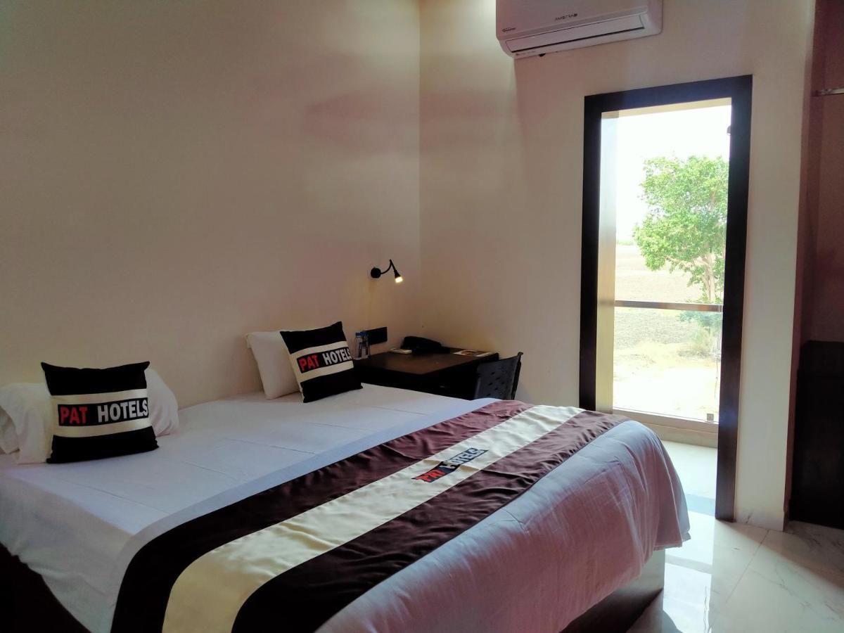 Pat Hotels Indore Luaran gambar